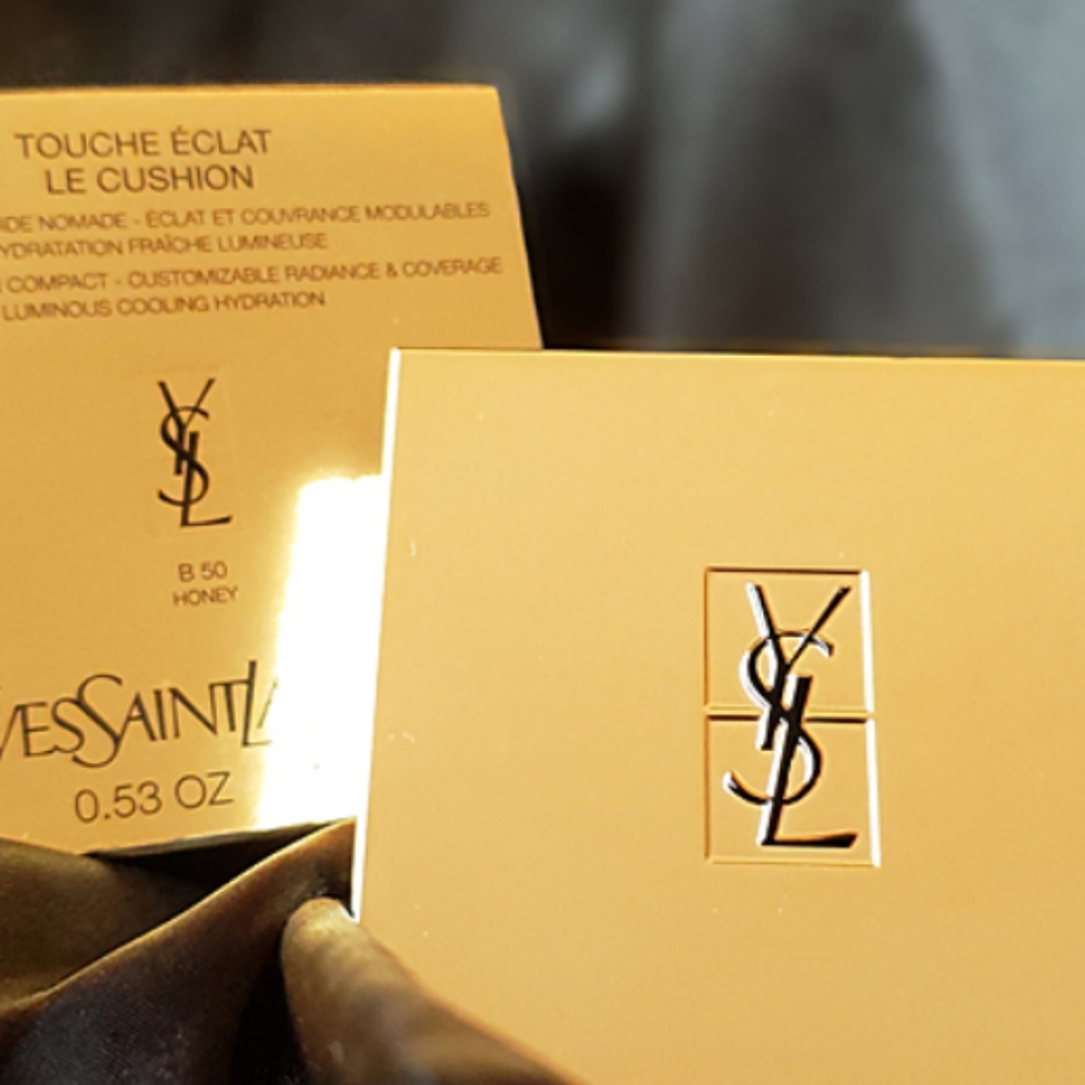 Yves Saint Laurent compact foundation B10